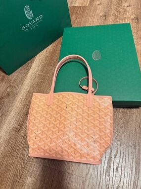 Small Anjou Tote in Peach
